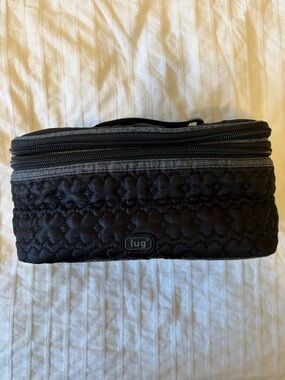 LUG- Two-Step Cosmetic Case, black